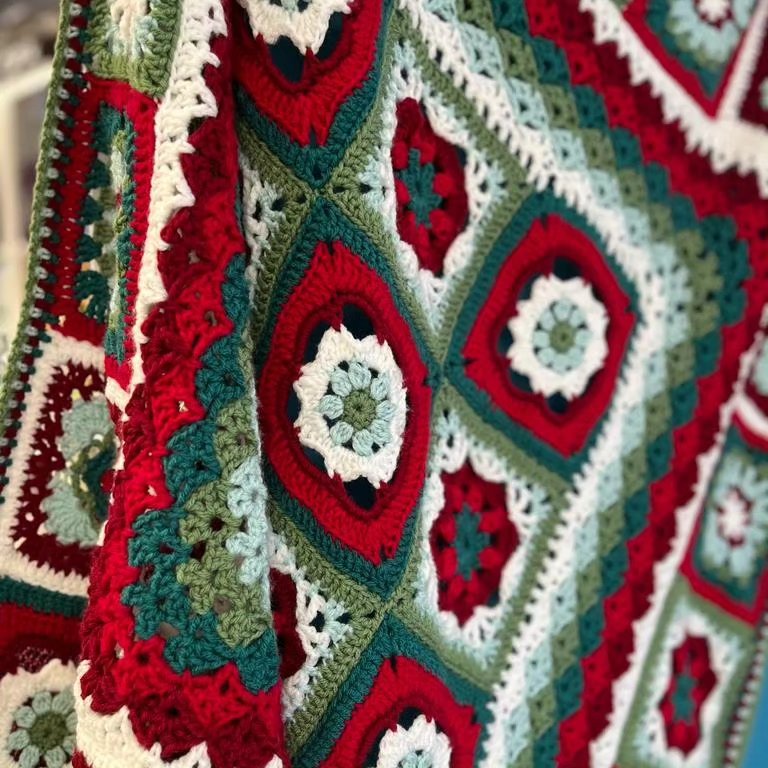 Christmas blanket kit (Crochet)