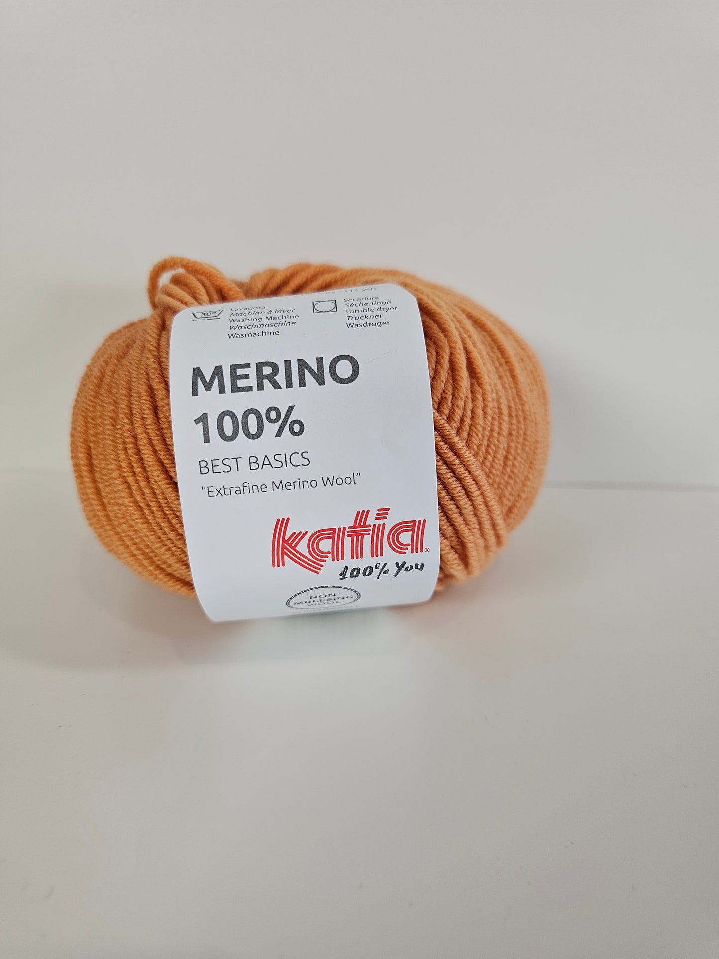 Pastel orange 93 Merino 100%